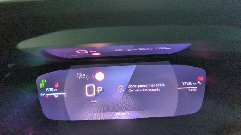 Peugeot 208 Hybrid 136 e-dcs6 gt + navi + pack vision + toit pano