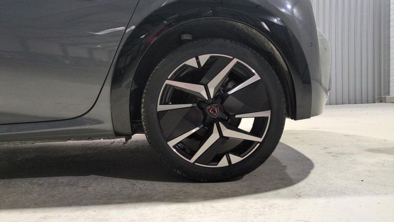 Peugeot 208 Hybrid 136 e-dcs6 gt + navi + pack vision + toit pano