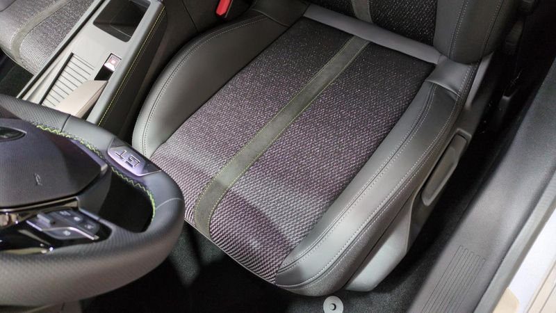 Peugeot 308 Bluehdi 130ch s&s eat8 gt + pack vision 360 & drive assist plus