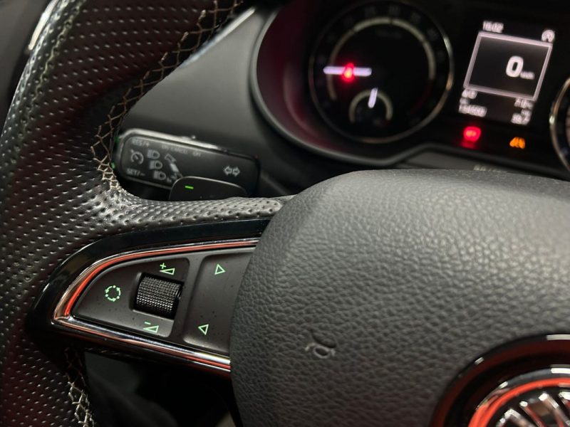 SKODA OCTAVIA RS 2,0 TDI 184 DSG*PANO*ACC*CUIR*GPS*XENON*