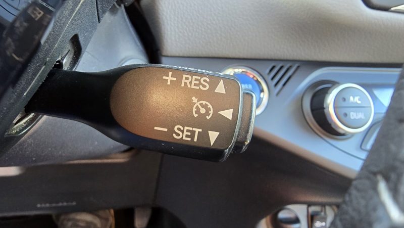 TOYOTA YARIS 100 CV HYBRIDE FRANCE BUSINESS  2018