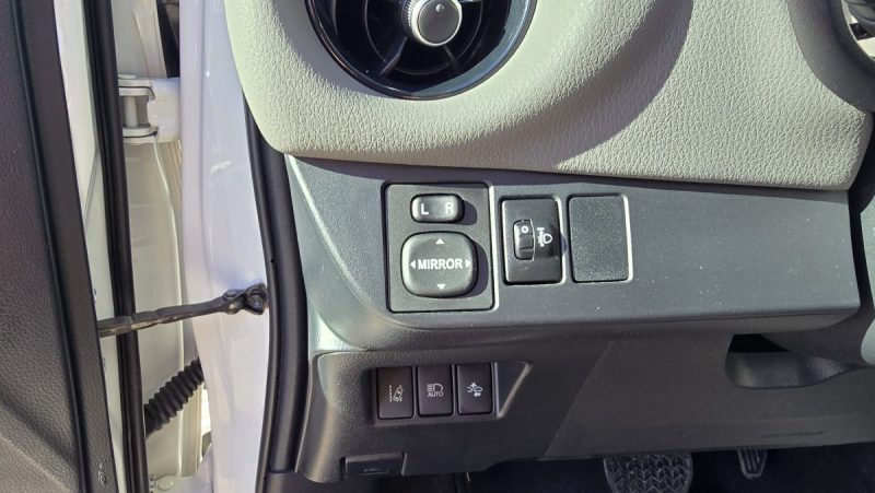 TOYOTA YARIS 100 CV HYBRIDE FRANCE BUSINESS  2018