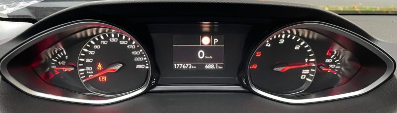 PEUGEOT 308 1.5 BLUEHDI 130 ACTIVE BUSINESS EAT8 **1ÈRE MAIN** 