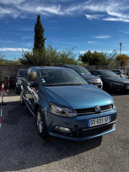 Volkswagen Polo 90 ch Essence – Roule parfaitement bien – Carrosserie à revoir – Année 2015
