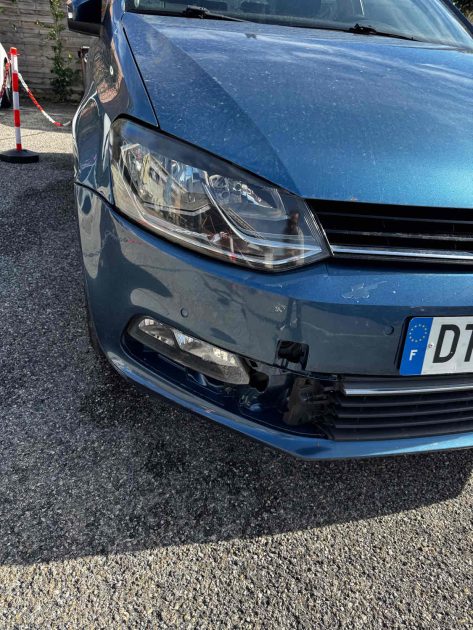 Volkswagen Polo 90 ch Essence – Roule parfaitement bien – Carrosserie à revoir – Année 2015