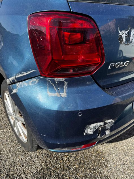 Volkswagen Polo 90 ch Essence – Roule parfaitement bien – Carrosserie à revoir – Année 2015