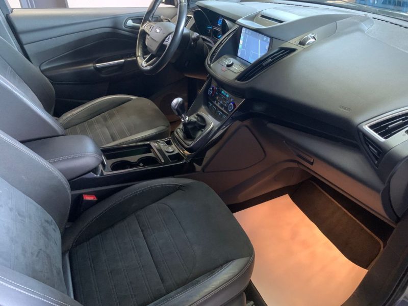 FORD KUGA ST LINE 2.0 TDCI 150CH 4X2 - Attelage - Cuir Alcantara - 82 000km 