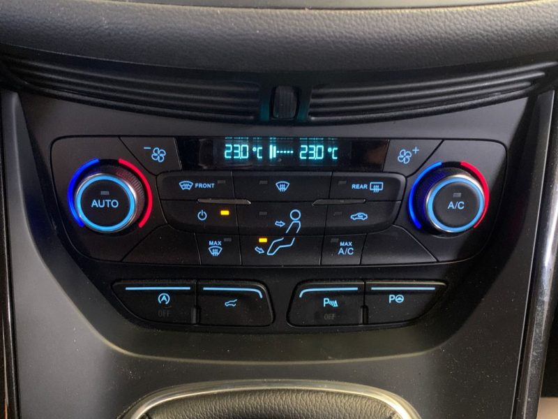 FORD KUGA ST LINE 2.0 TDCI 150CH 4X2 - Attelage - Cuir Alcantara - 82 000km 