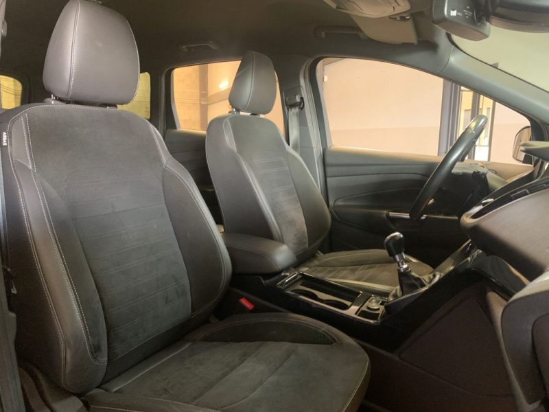 FORD KUGA ST LINE 2.0 TDCI 150CH 4X2 - Attelage - Cuir Alcantara - 82 000km 