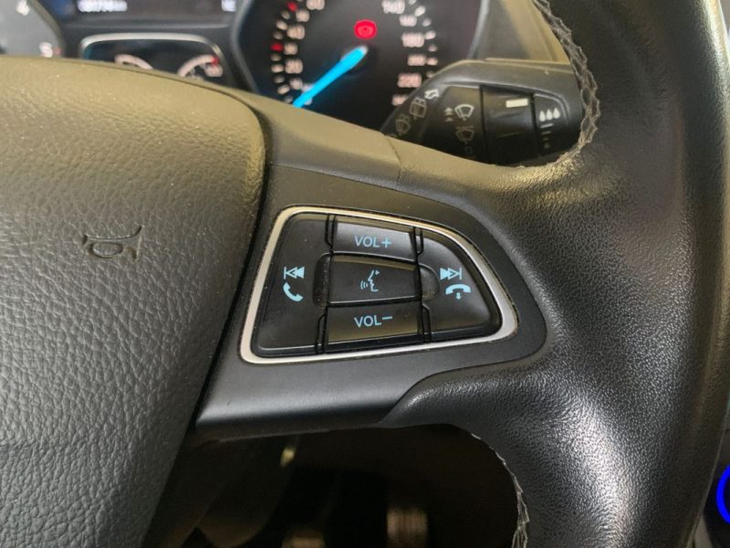 FORD KUGA ST LINE 2.0 TDCI 150CH 4X2 - Attelage - Cuir Alcantara - 82 000km 