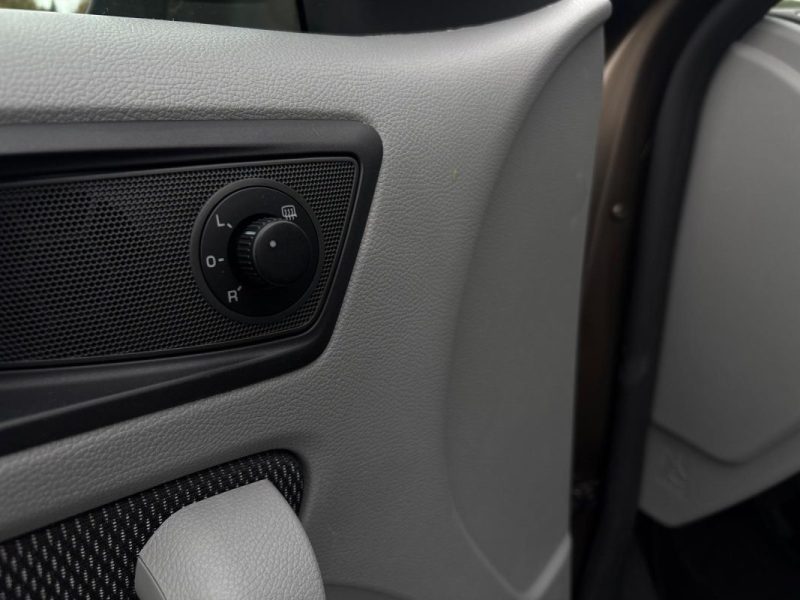 SKODA Yeti 1.2 TSI 106ch 🚙🔥 102 000 km 📋 Suivi / Sièges chauffants 🛋️ Attelage 🔗 BVA ⚙️ Reprise