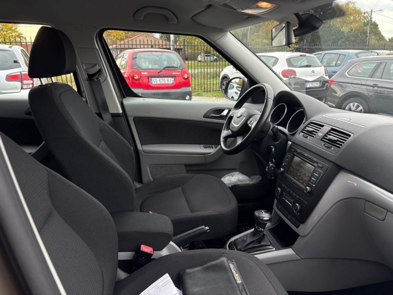 SKODA Yeti 1.2 TSI 106ch 🚙🔥 102 000 km 📋 Suivi / Sièges chauffants 🛋️ Attelage 🔗 BVA ⚙️ Reprise