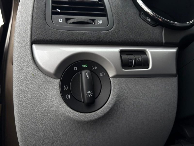 SKODA Yeti 1.2 TSI 106ch 🚙🔥 102 000 km 📋 Suivi / Sièges chauffants 🛋️ Attelage 🔗 BVA ⚙️ Reprise