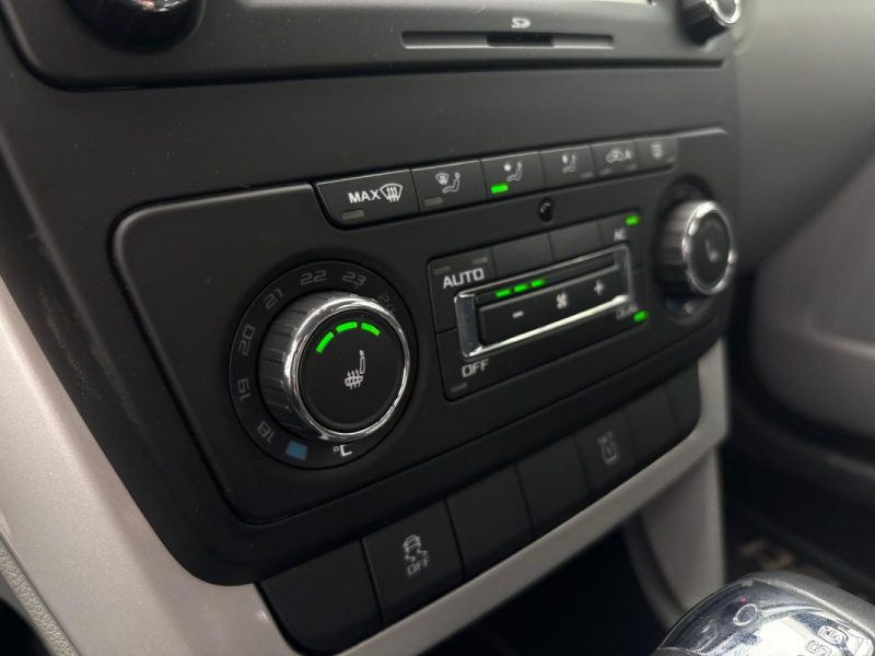 SKODA Yeti 1.2 TSI 106ch 🚙🔥 102 000 km 📋 Suivi / Sièges chauffants 🛋️ Attelage 🔗 BVA ⚙️ Reprise