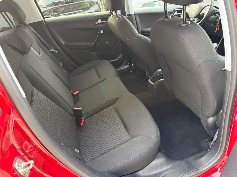 PEUGEOT 208 1.2 82cv STYLE - 46.000kms - GPS/CAMERA - GARANTIE