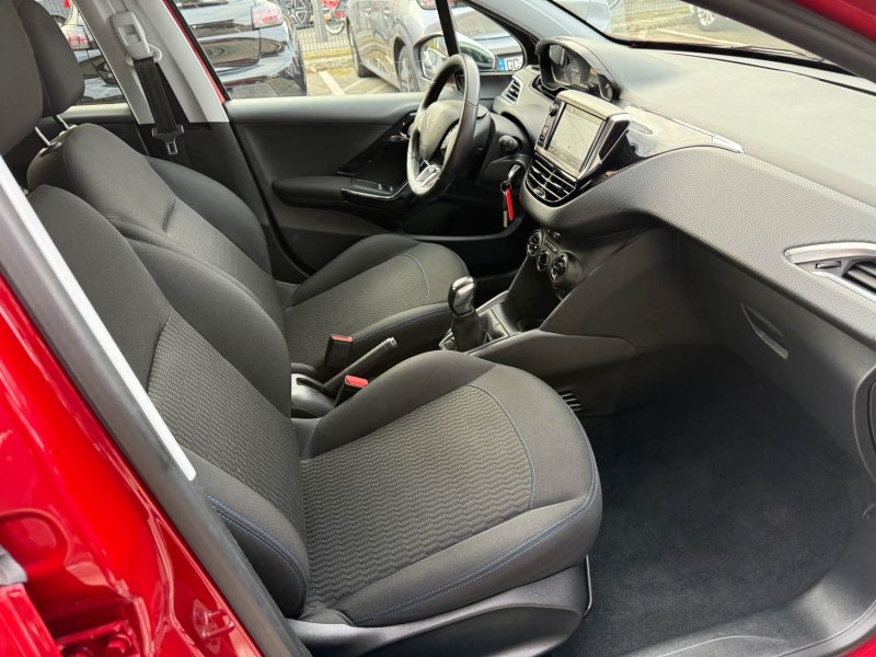 PEUGEOT 208 1.2 82cv STYLE - 46.000kms - GPS/CAMERA - GARANTIE