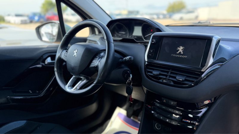 PEUGEOT 208 1.2 VTI ALLURE 5P 2014