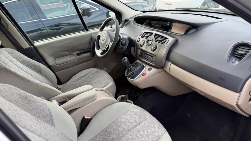 RENAULT MEGANE GRAND SCENIC  1.9DCI 130 5 PLACES CARMINAT