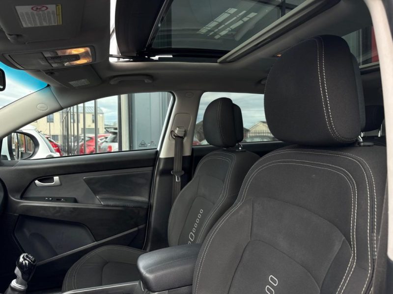 KIA Sportage 1.7 CRDI 116ch 🚙🌞 Toit pano / Caméra 📹 Reprise 🔄 Garantie 6 mois ✅