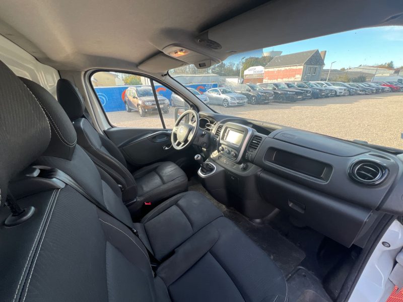 RENAULT TRAFIC 3  L1H1 1200 2.0 DCI 120CH CONFORT E6 2021