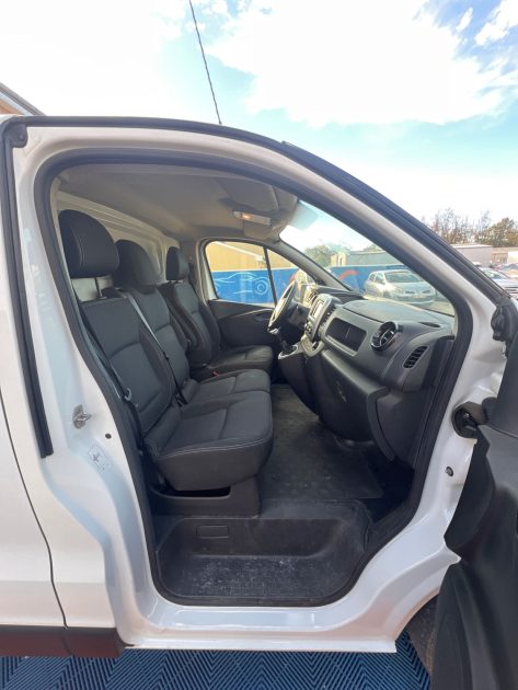 RENAULT TRAFIC 3  L1H1 1200 2.0 DCI 120CH CONFORT E6 2021