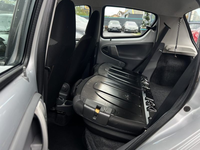 TOYOTA AYGO 1.0 VVTi 68 Cv 5 PORTES / CLIMATISATION BLUETOOTH - GARANTIE 1 AN