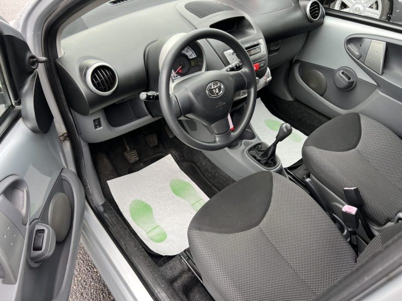 TOYOTA AYGO 1.0 VVTi 68 Cv 5 PORTES / CLIMATISATION BLUETOOTH - GARANTIE 1 AN