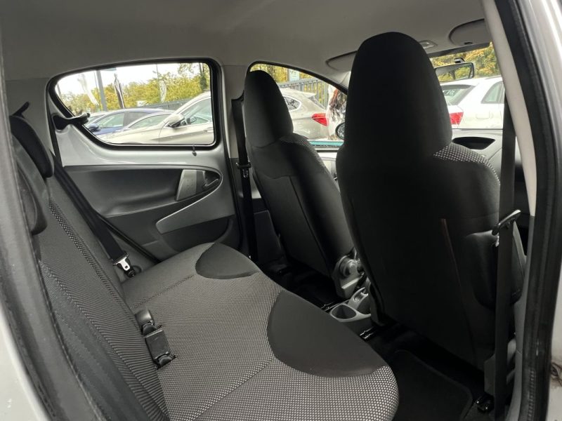 TOYOTA AYGO 1.0 VVTi 68 Cv 5 PORTES / CLIMATISATION BLUETOOTH - GARANTIE 1 AN