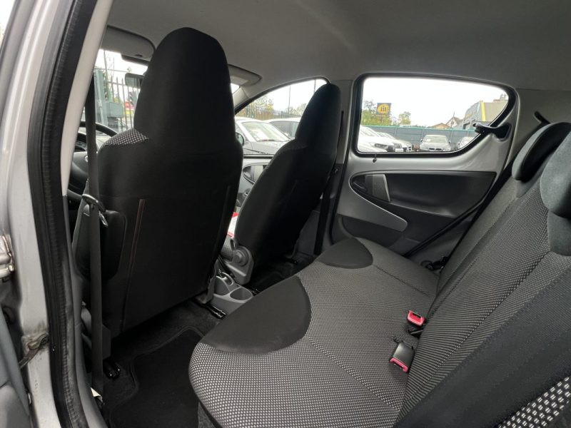 TOYOTA AYGO 1.0 VVTi 68 Cv 5 PORTES / CLIMATISATION BLUETOOTH - GARANTIE 1 AN