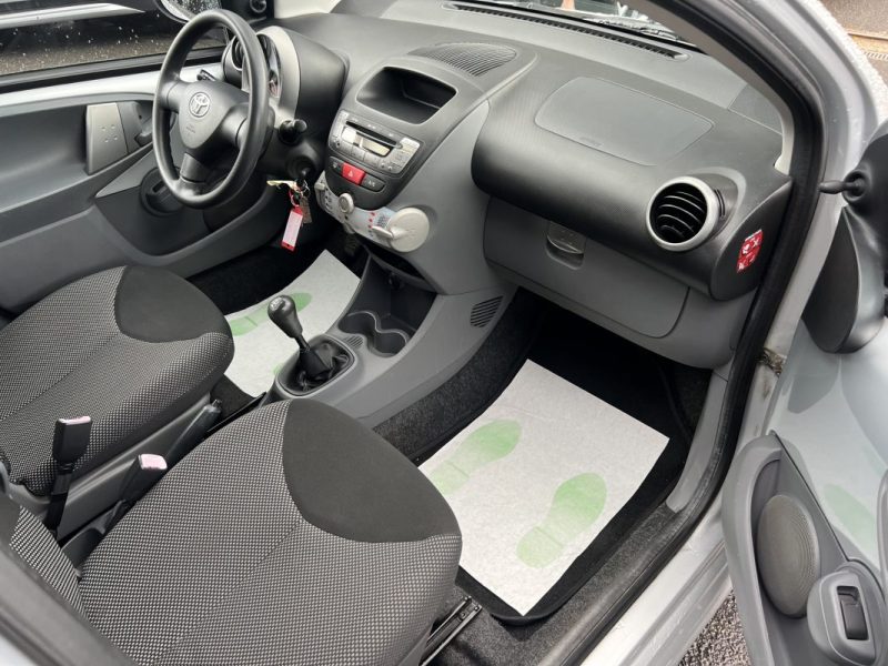 TOYOTA AYGO 1.0 VVTi 68 Cv 5 PORTES / CLIMATISATION BLUETOOTH - GARANTIE 1 AN