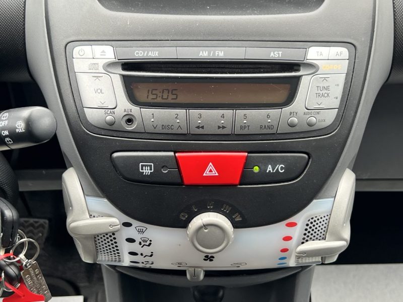 TOYOTA AYGO 1.0 VVTi 68 Cv 5 PORTES / CLIMATISATION BLUETOOTH - GARANTIE 1 AN