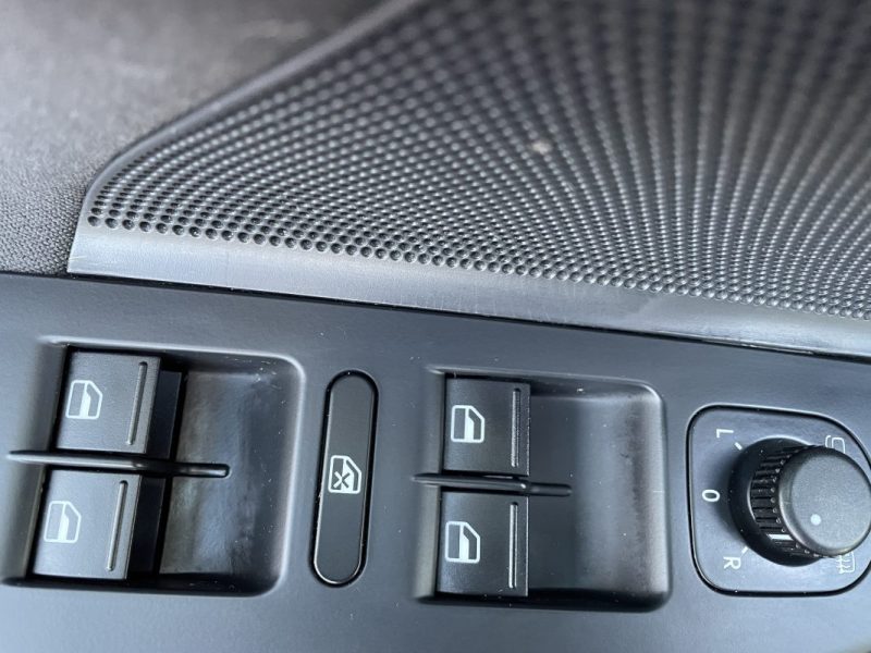 VOLKSWAGEN GOLF SW 1.6 TDI 105 CONFORTLINE DSG GARANTIE 3/12 MOIS 2010