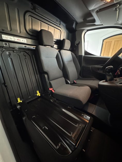 Opel Combo 1.5 HDi 102ch - 3 Places - Faible km 42.200 - Révisée - CT ok - Garantie 1an