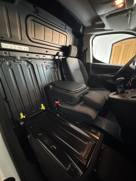 Opel Combo 1.5 HDi 102ch - 3 Places - Faible km 42.200 - Révisée - CT ok - Garantie 1an