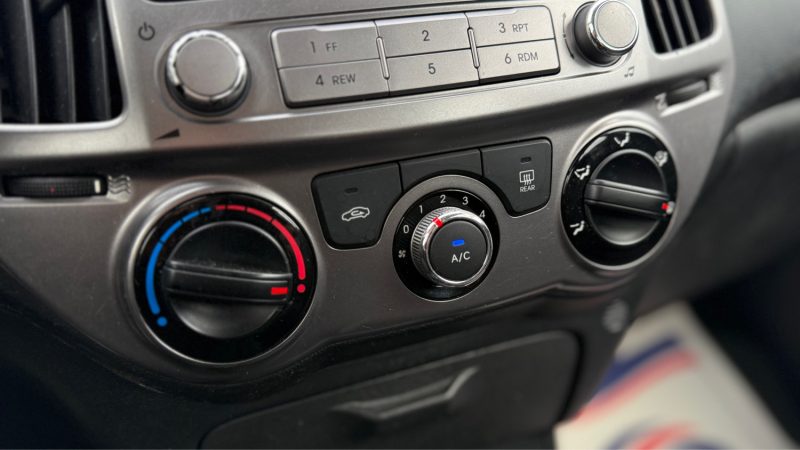 HYUNDAI I 20 1.1 75  CV CRDI75 PACK INVENTIVE BOITE 6 