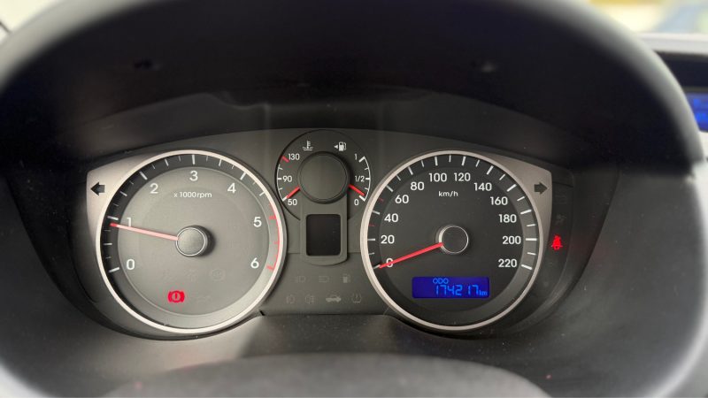 HYUNDAI I 20 1.1 75  CV CRDI75 PACK INVENTIVE BOITE 6 