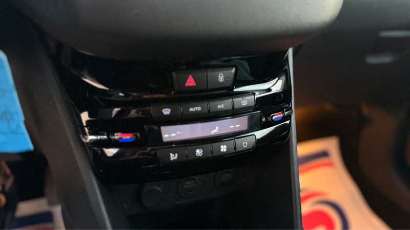 PEUGEOT 208 1.6 E-HDI FAP FÉLINE 5P PREMIRE MAIN 