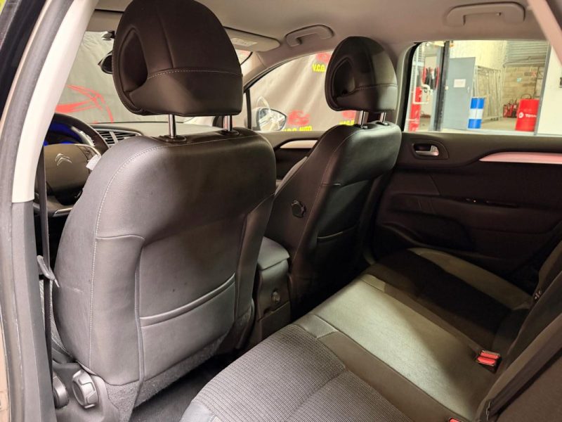 CITROEN C4 1.2i 110ch Shine 