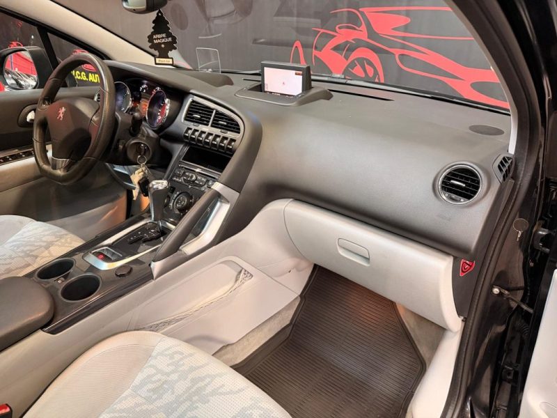 PEUGEOT 3008 2.0 HDI 163 Premium 