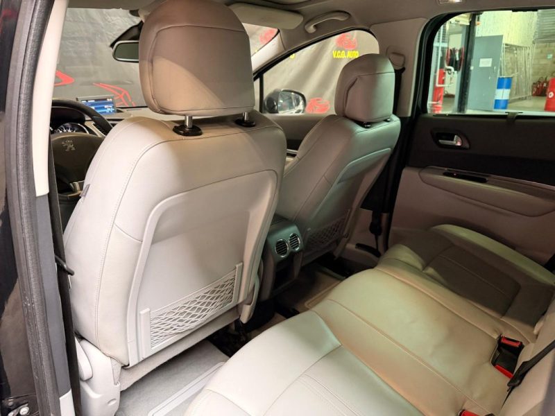 PEUGEOT 3008 2.0 HDi 150 Feline 