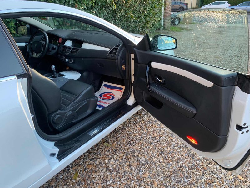 RENAULT LAGUNA COUPÉ 2.0 DCI 2012