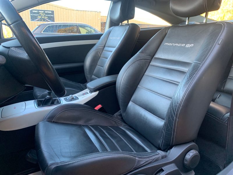 RENAULT LAGUNA COUPÉ 2.0 DCI 2012