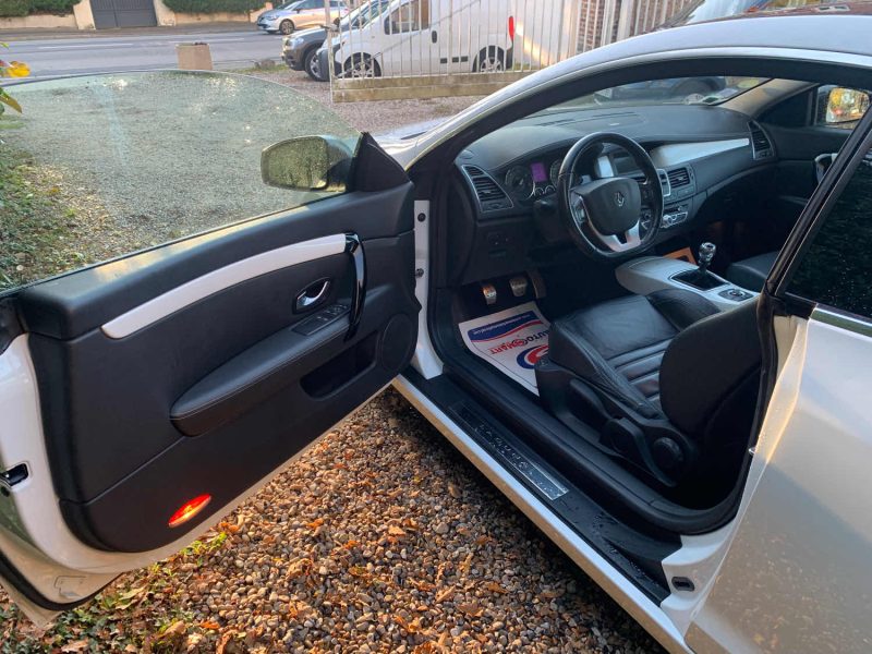 RENAULT LAGUNA COUPÉ 2.0 DCI 2012