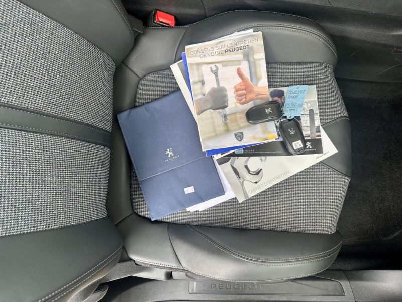 PEUGEOT 5008 1.5 BLUEHDI 130 ALLURE EAT8 **1ÈRE MAIN** 