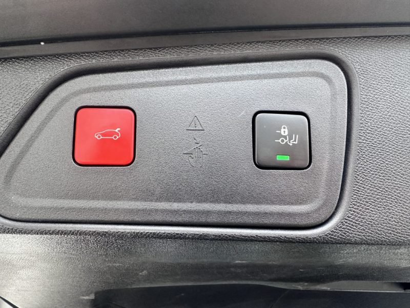 PEUGEOT 3008 II 2.0 BLUEHDI 180 S&S GT EAT8 - TOIT OUVRANT