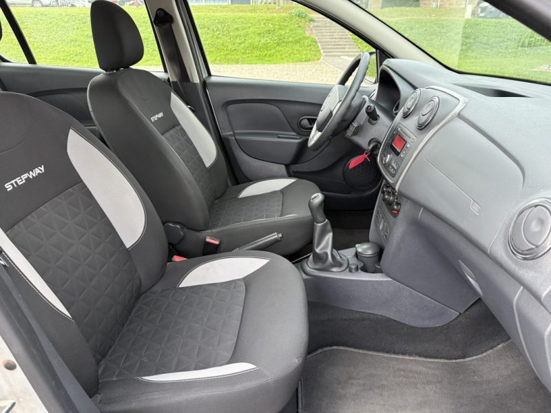 DACIA SANDERO Stepway 0.9 TCE 90 1ère Main / Bluetooth