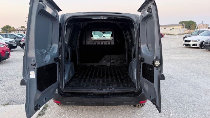 RENAULT EXPRESS 1.5 BLUE DCI 75CH CONFORT 22 FULL OPTIONS PREMIÈRE MAINS 