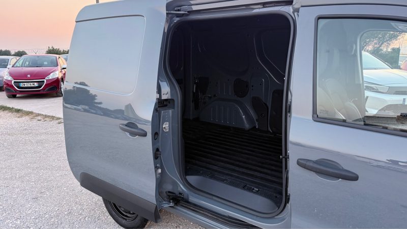 RENAULT EXPRESS 1.5 BLUE DCI 75CH CONFORT 22 FULL OPTIONS PREMIÈRE MAINS 