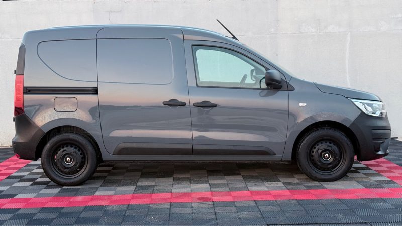 RENAULT EXPRESS 1.5 BLUE DCI 75CH CONFORT 22 FULL OPTIONS PREMIÈRE MAINS 