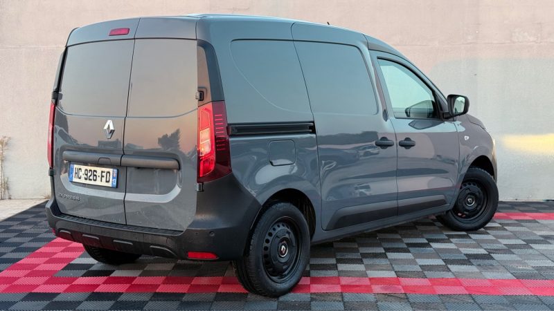 RENAULT EXPRESS 1.5 BLUE DCI 75CH CONFORT 22 FULL OPTIONS PREMIÈRE MAINS 